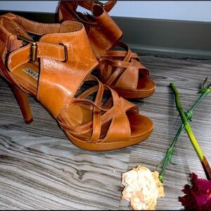 Arezzo‎ brown real leather heals, 5”